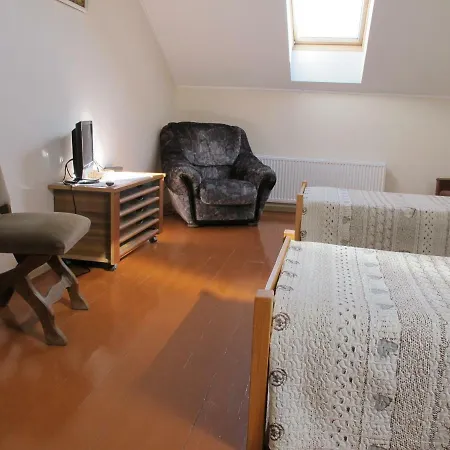 Starosciki Lejaskalns Hostal *